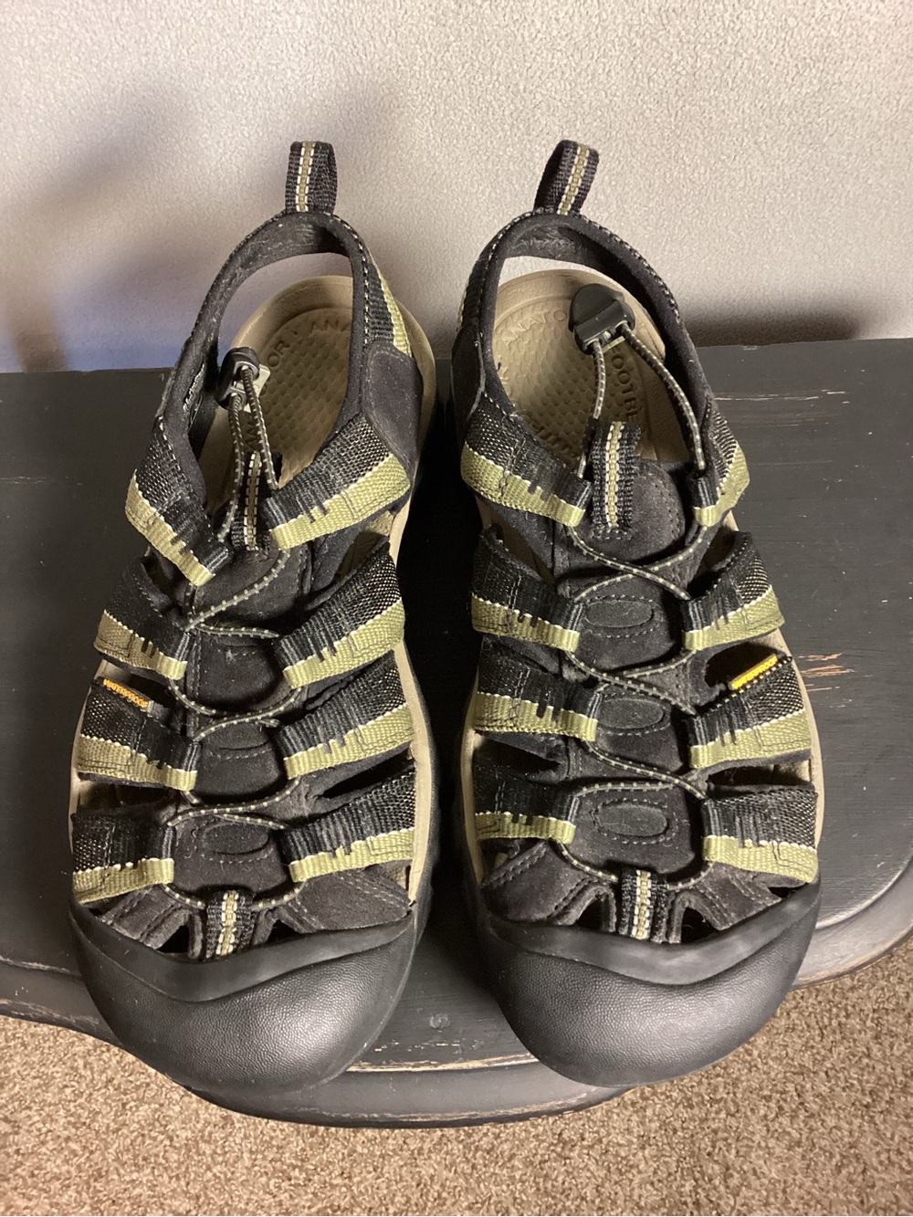 KEEN Newport H2 Black/Olive Green Waterproof Hiking Sandals Mens Shoes Size US 9